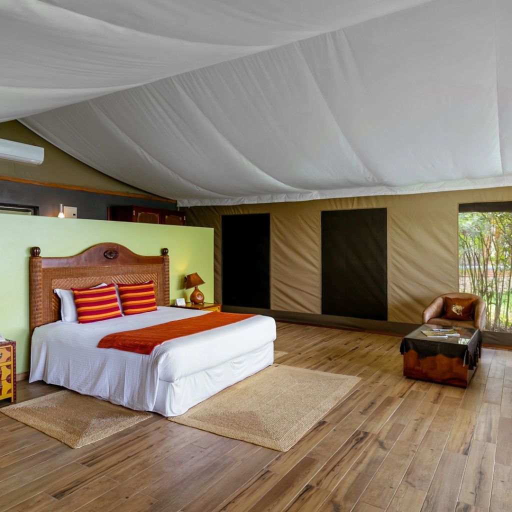Mweya lodge deluxe tent double bed 01.webp